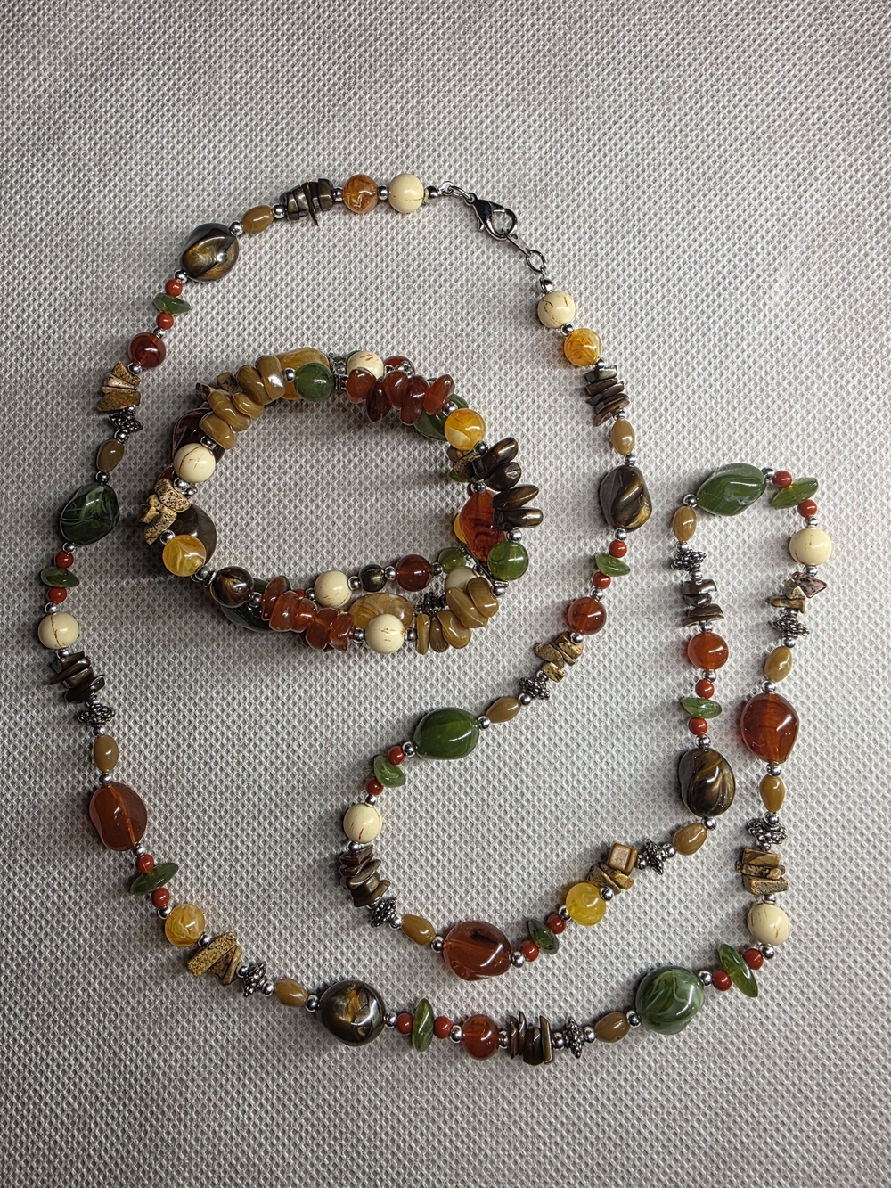 Vintage Multi-Color Beaded Women’s Necklace & Bracelet Set Hippie Style